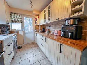 KITCHEN- click for photo gallery